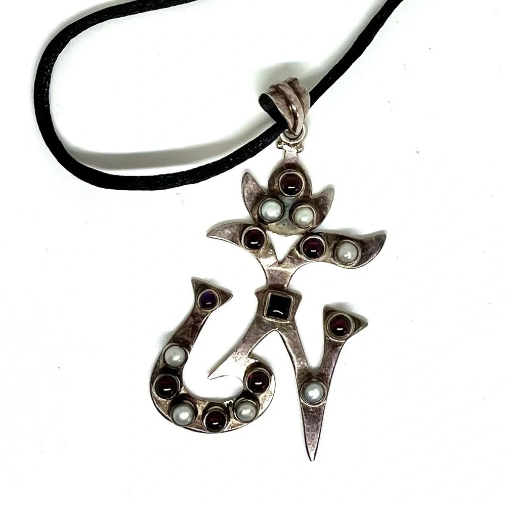 Vintage 925 Tibetan Om Pendant